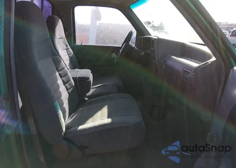 1994 Ford Ranger z USA, uszkodzony, nr VIN 1FTCR10A2RPA81542